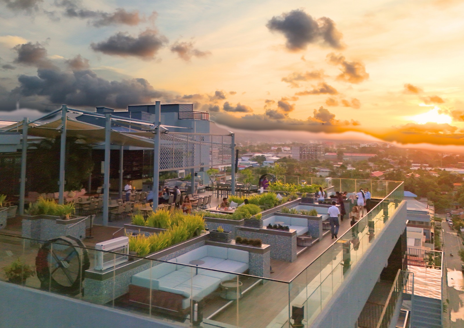 5 Point Rooftop Reef to five-star rooftop » Territory Q